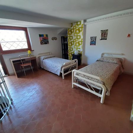Appartamento Genziana - Con Vista Piscina E Garage Sirmione Zewnętrze zdjęcie
