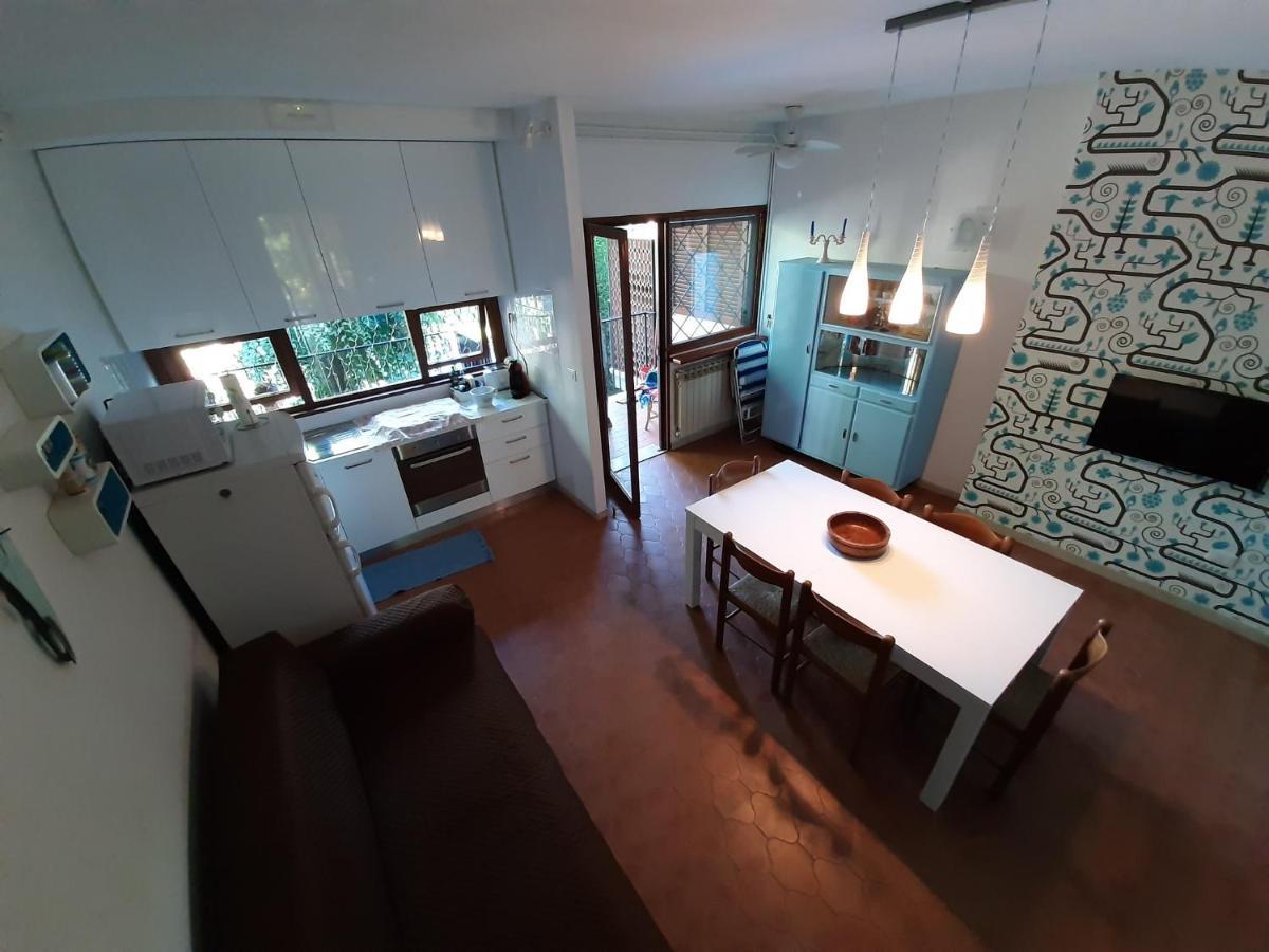 Appartamento Genziana - Con Vista Piscina E Garage Sirmione Zewnętrze zdjęcie