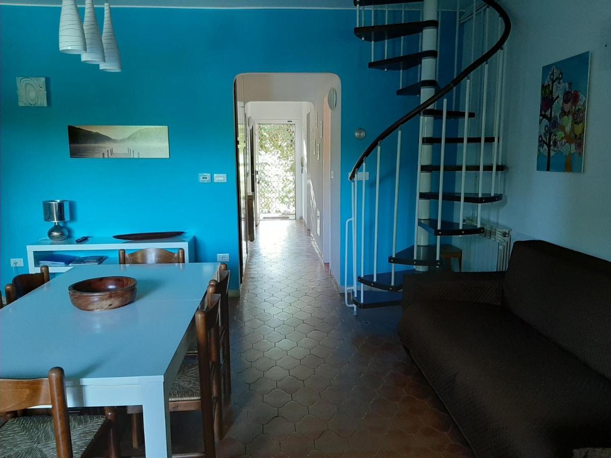 Appartamento Genziana - Con Vista Piscina E Garage Sirmione Zewnętrze zdjęcie